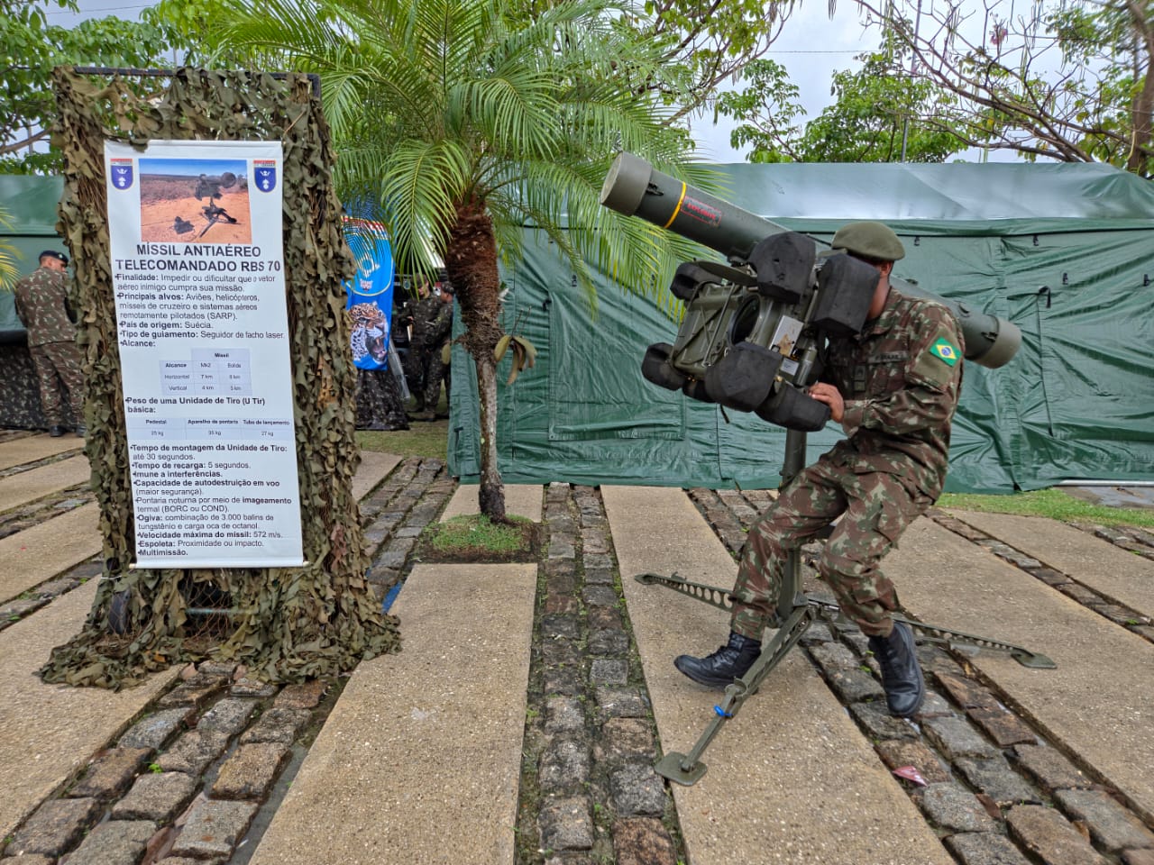 Exposição de material militar é oportunidade de experiência para toda família em Belém